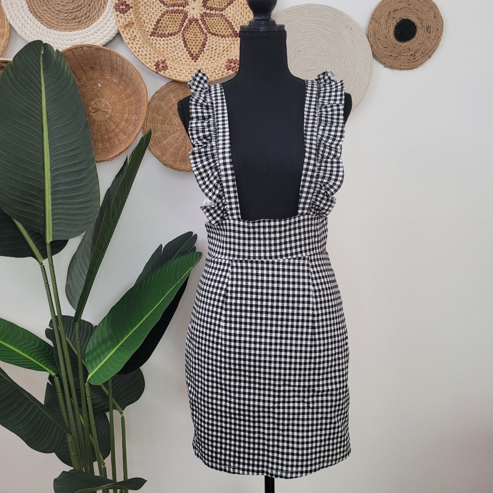 Overall Ruffle skirt- Medium